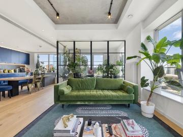 2 bedroom flat for sale
