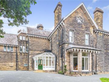 Weetwood Leeds, LS6, Bradford and West Yorkshire, North England