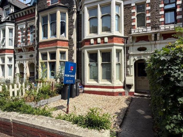 2 bedroom flat for sale