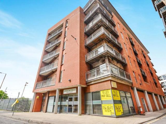 2 bedroom flat for sale