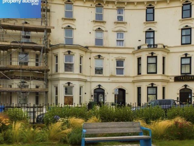 2 bedroom flat for sale
