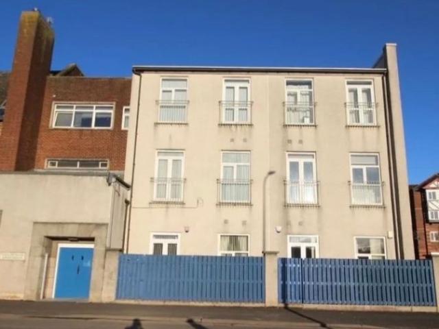 2 bedroom flat for sale