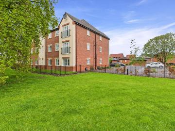 2 bedroom flat for sale