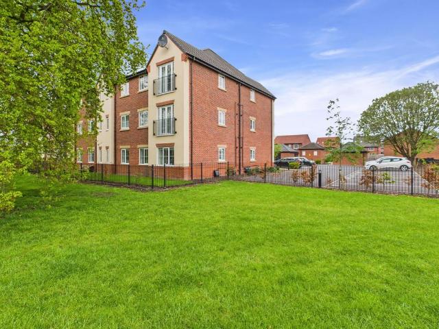 2 bedroom flat for sale