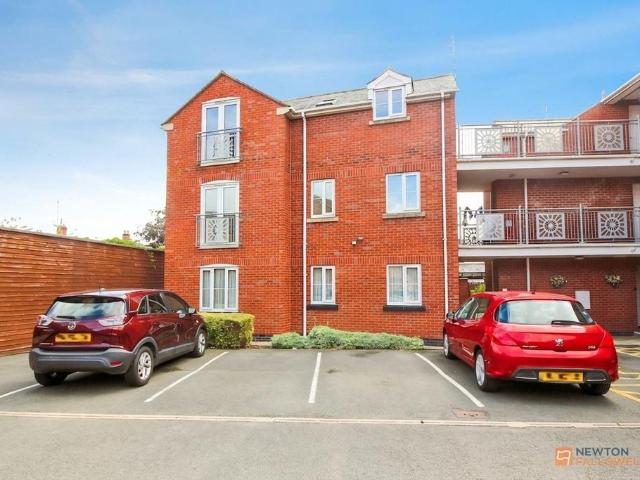 2 bedroom flat for sale