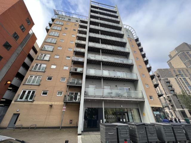 2 bedroom flat for sale