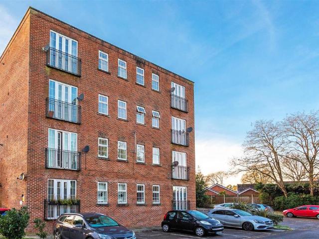 2 bedroom flat for sale