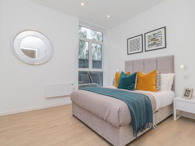 2 bedroom flat for sale