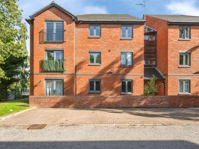 2 bedroom flat for sale