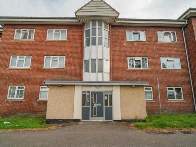 2 bedroom flat for sale