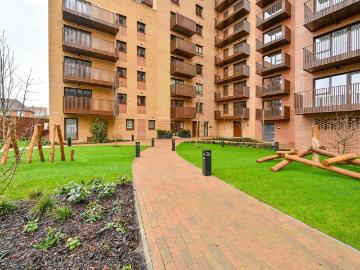 2 bedroom flat for sale