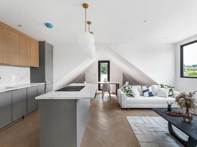 2 bedroom flat for sale