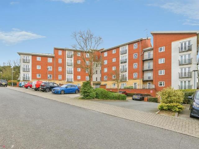 2 bedroom flat for sale