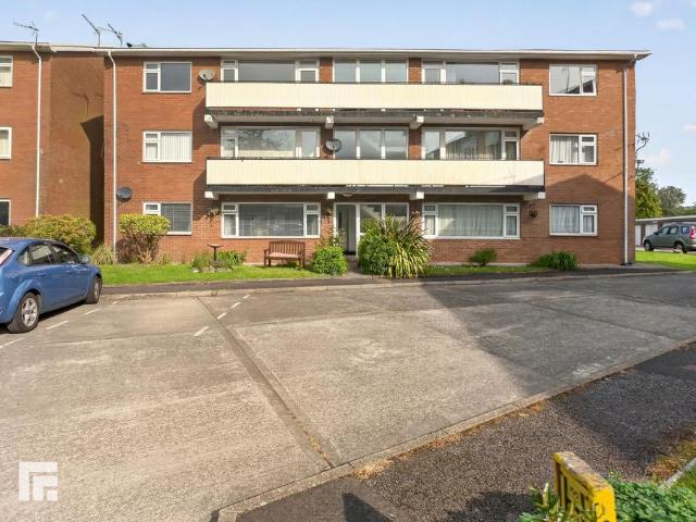 2 bedroom flat for sale