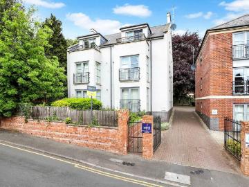 2 bedroom flat for sale