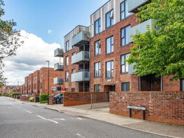 2 bedroom flat for sale