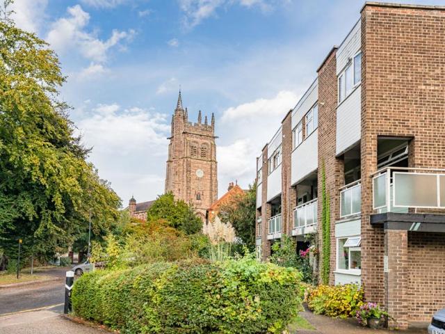 2 bedroom flat for sale