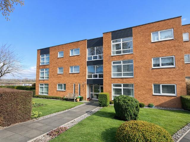 2 bedroom flat for sale