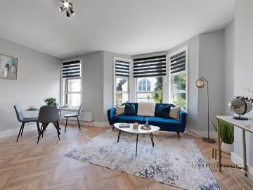 2 bedroom flat for sale