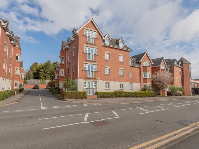 2 bedroom flat for sale