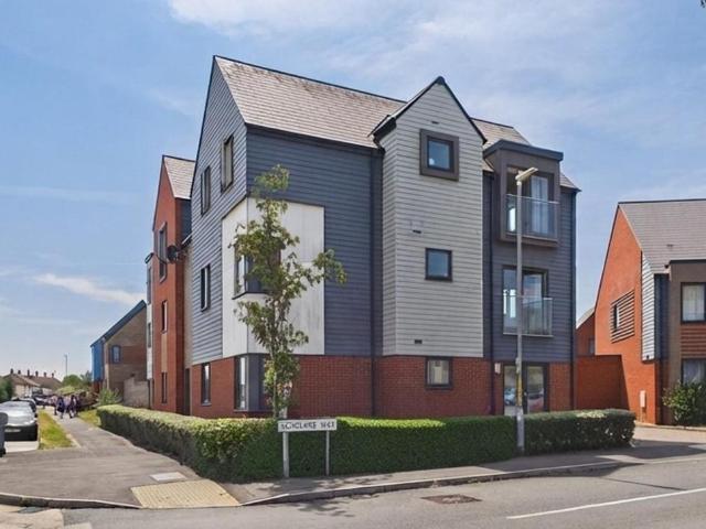 2 bedroom flat for sale