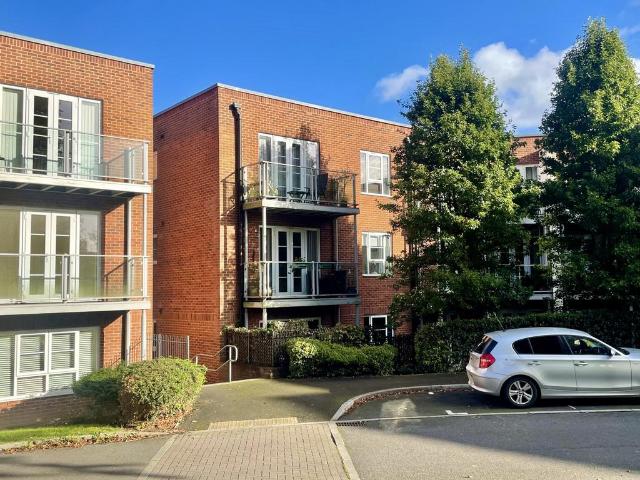 2 bedroom flat for sale