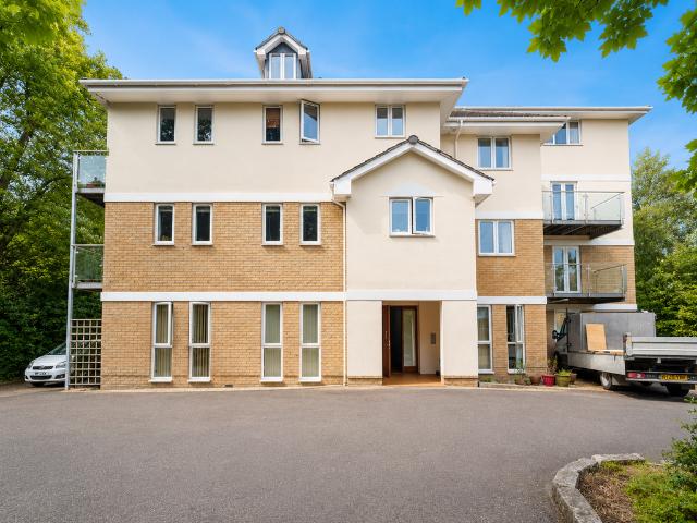 2 bedroom flat for sale