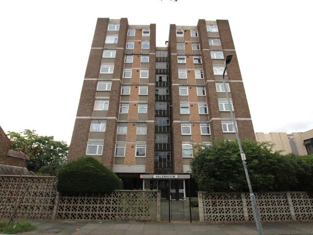 2 bedroom flat for sale