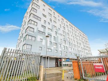2 bedroom flat for sale