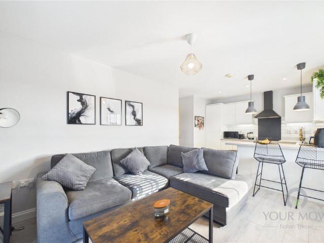 2 bedroom flat for sale