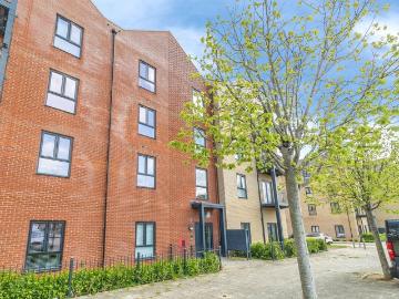 2 bedroom flat for sale
