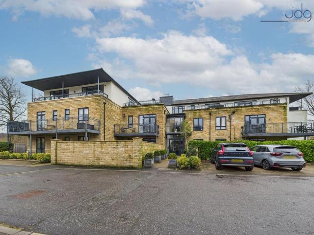 2 bedroom flat for sale