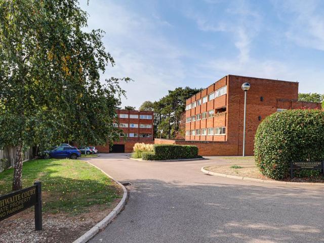 2 bedroom flat for sale
