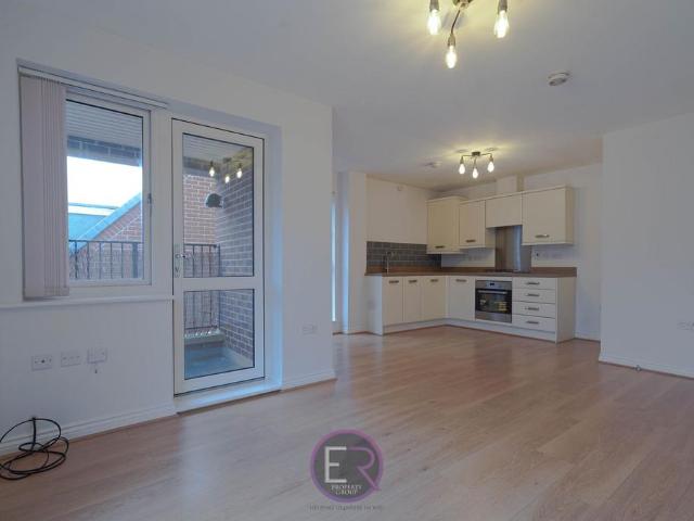 2 bedroom flat for sale