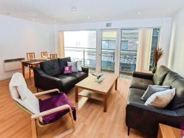 2 bedroom flat for sale