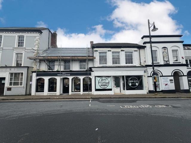 2 bedroom flat for sale