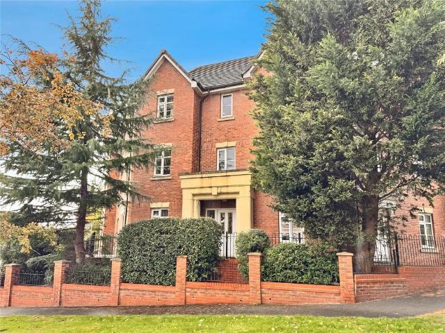 2 bedroom flat for sale