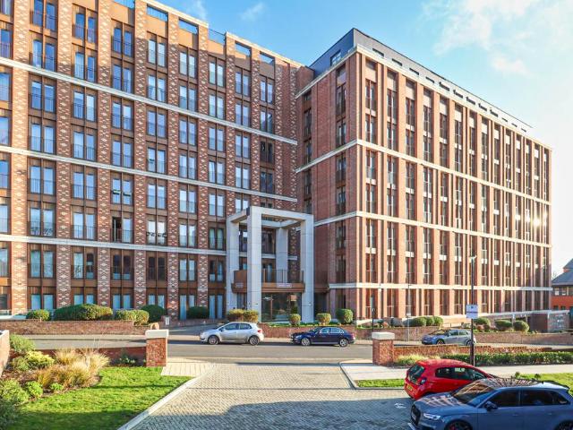 2 bedroom flat for sale