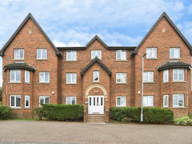 2 bedroom flat for sale