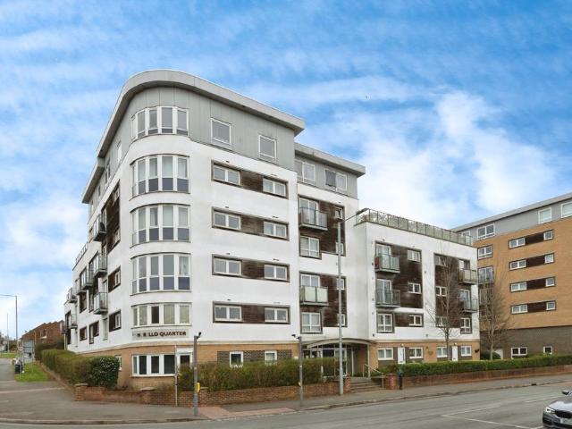 2 bedroom flat for sale