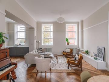 2 bedroom flat for sale
