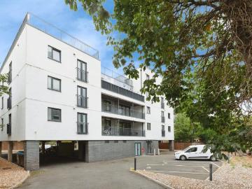 2 bedroom flat for sale