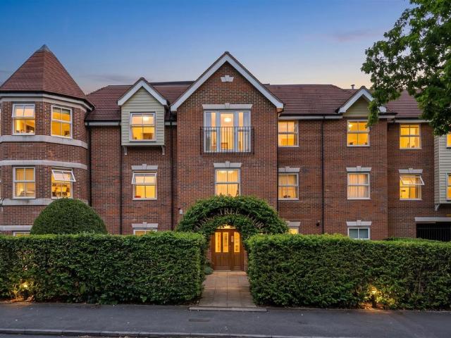 2 bedroom flat for sale
