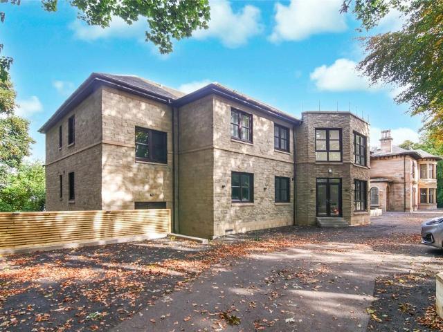 2 bedroom flat for sale