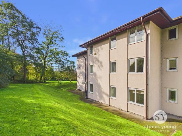2 bedroom flat for sale