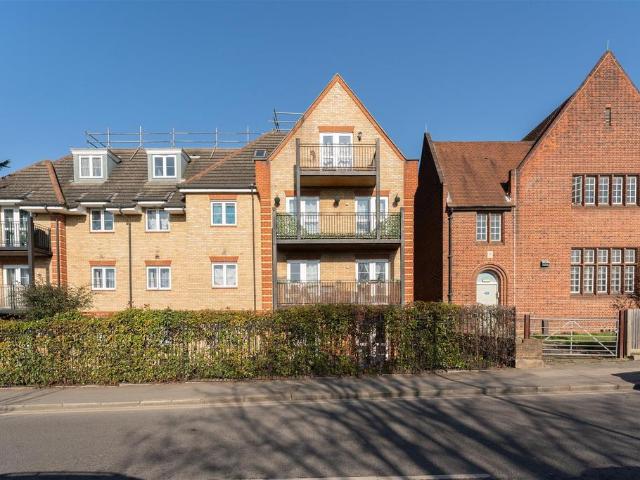 2 bedroom flat for sale