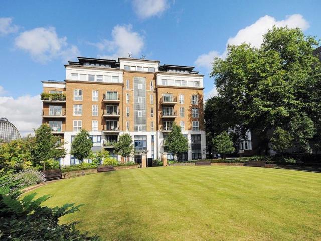 2 bedroom flat for sale