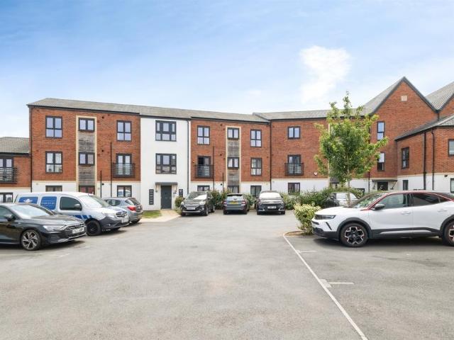 2 bedroom flat for sale
