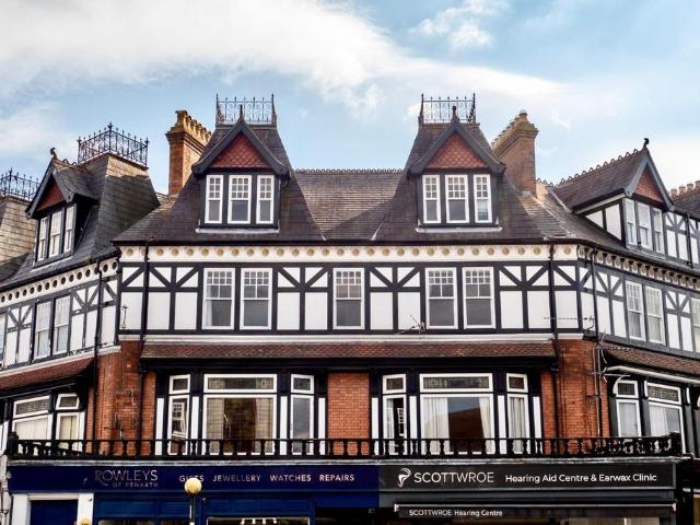 2 bedroom flat for sale