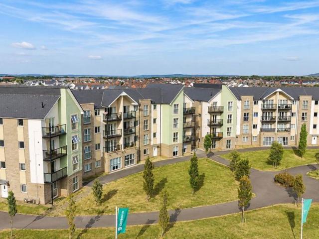 2 bedroom flat for sale